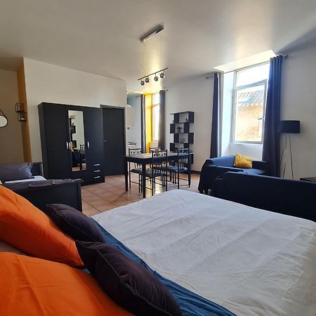 Le Prieure - Studios Jusqu'A 4 Personnes Villeneuve-les-Beziers ภายนอก รูปภาพ