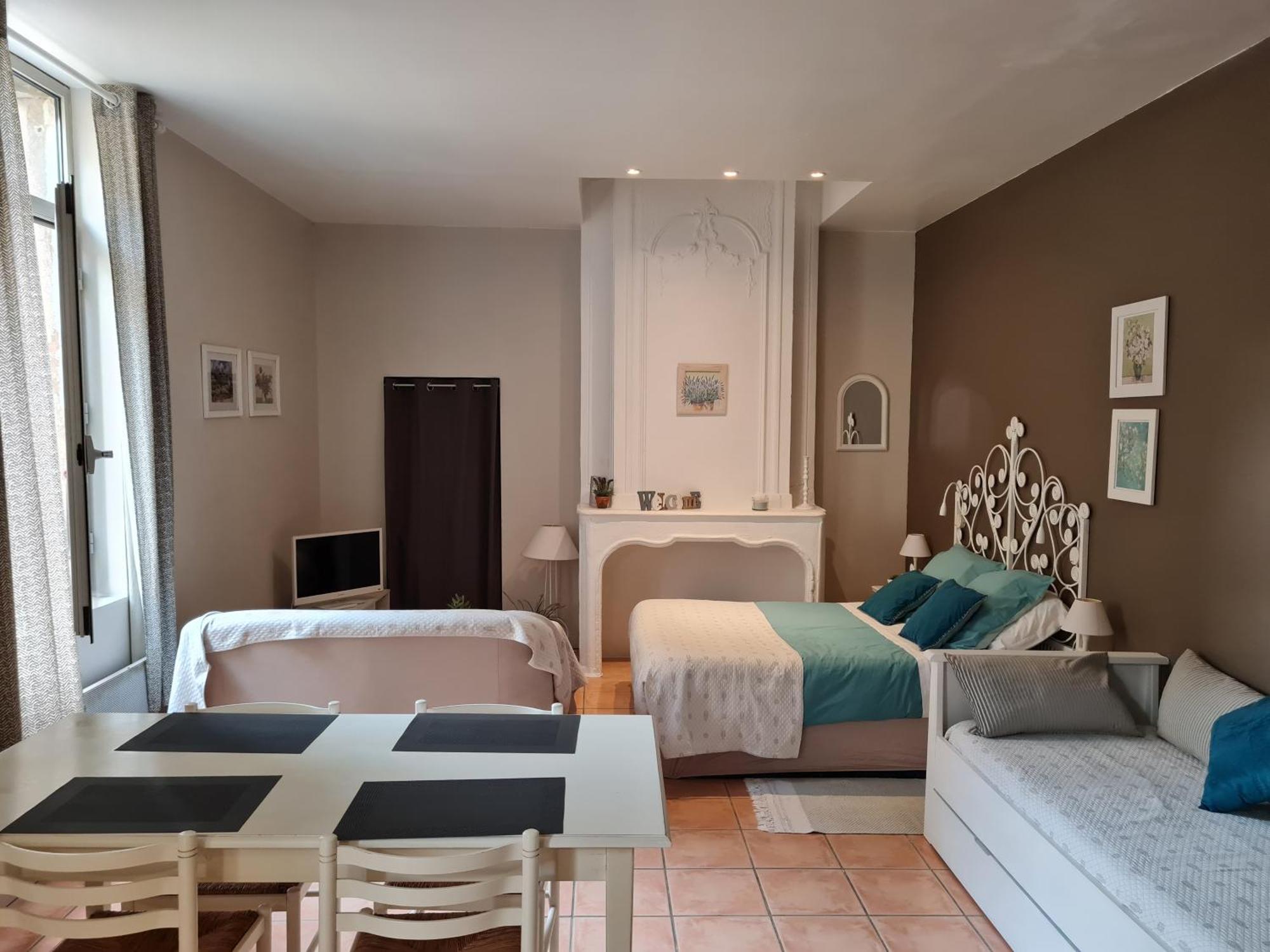Le Prieure - Studios Jusqu'A 4 Personnes Villeneuve-les-Beziers ภายนอก รูปภาพ