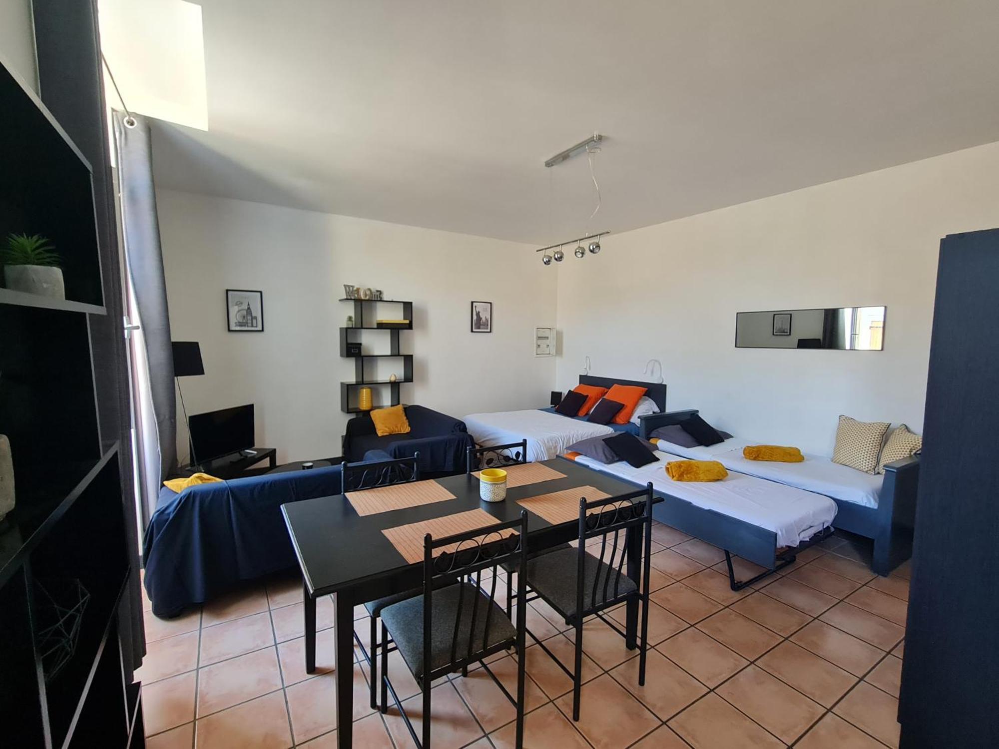 Le Prieure - Studios Jusqu'A 4 Personnes Villeneuve-les-Beziers ภายนอก รูปภาพ