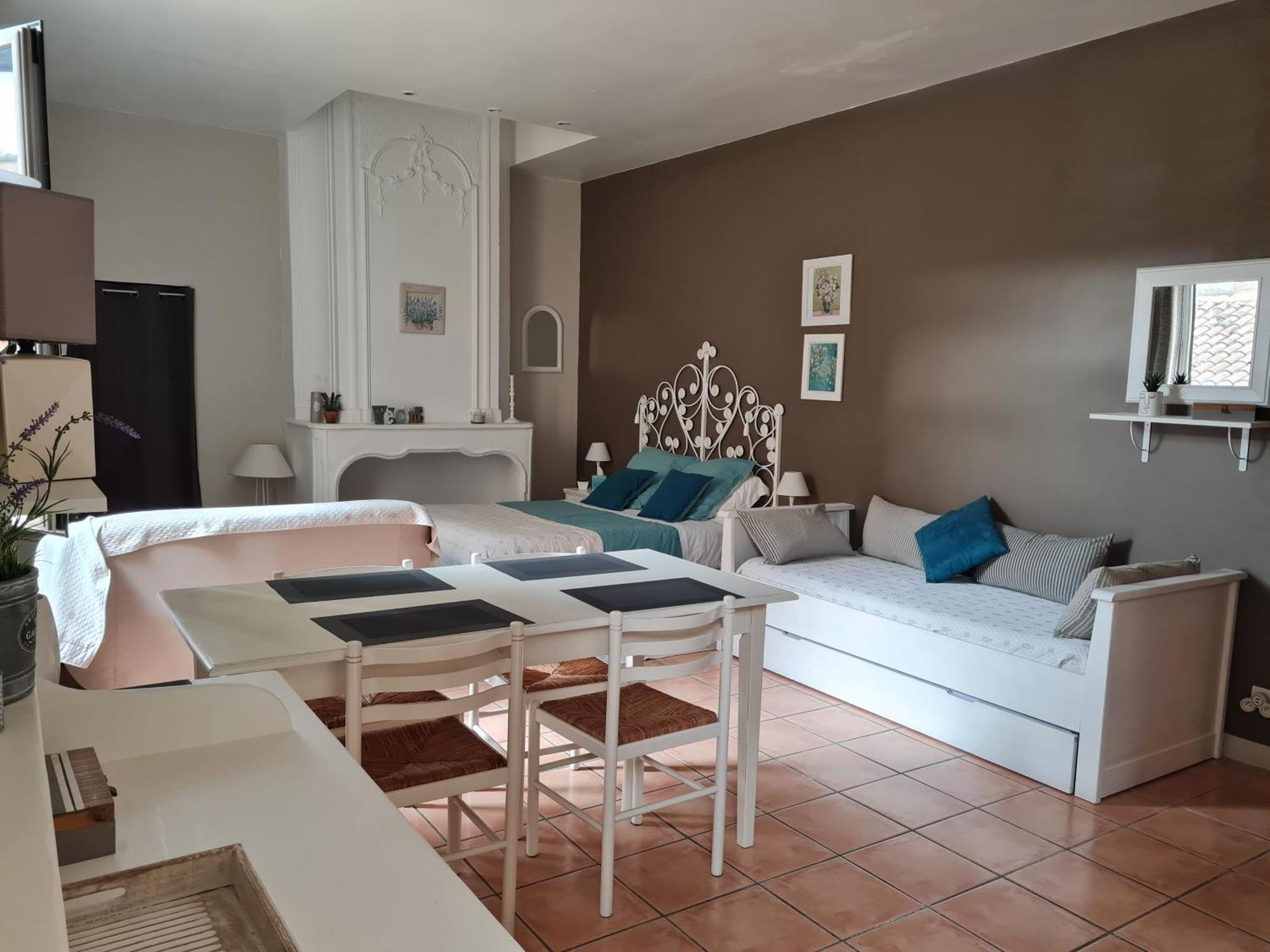 Le Prieure - Studios Jusqu'A 4 Personnes Villeneuve-les-Beziers ภายนอก รูปภาพ