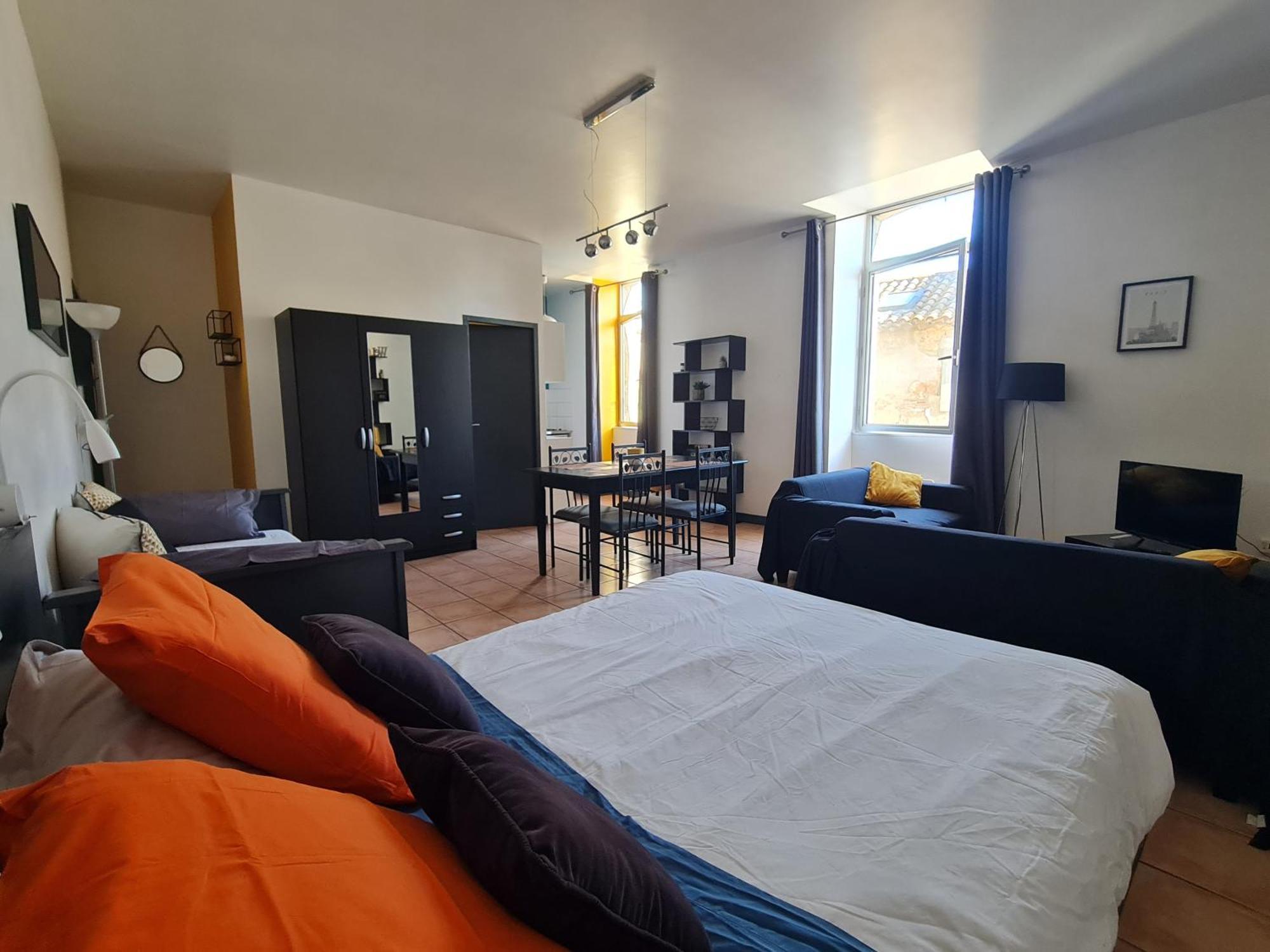 Le Prieure - Studios Jusqu'A 4 Personnes Villeneuve-les-Beziers ภายนอก รูปภาพ