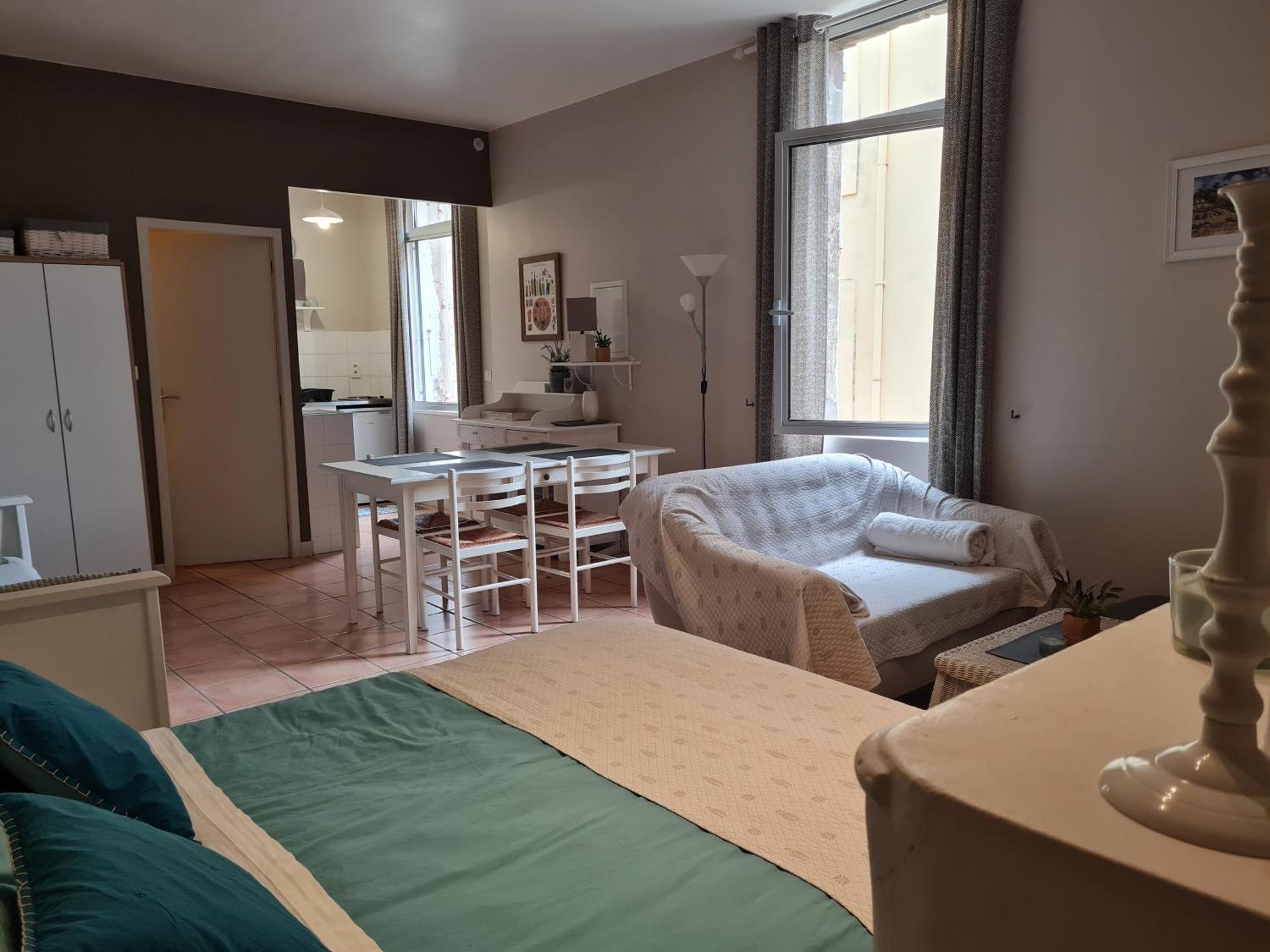 Le Prieure - Studios Jusqu'A 4 Personnes Villeneuve-les-Beziers ภายนอก รูปภาพ